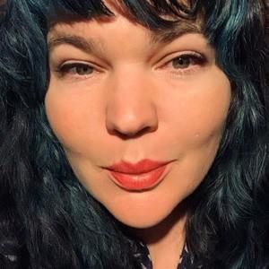 Meet your Posher, Jenn